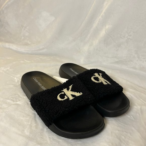 Sandals_&_Flip_Flops